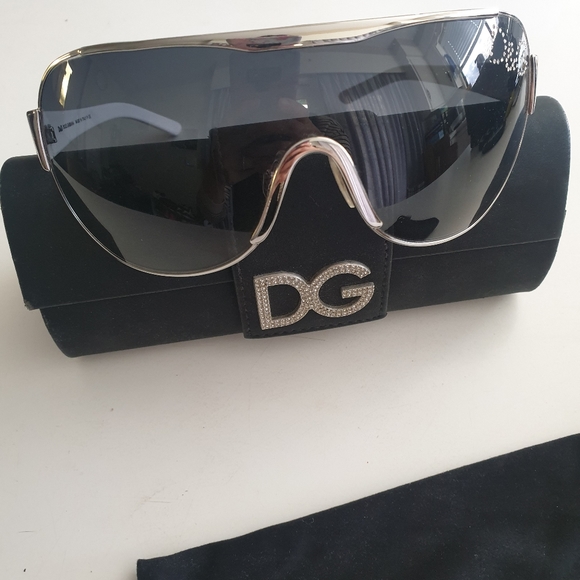D&G Sunglasses with Gemstones come with Case - Picture 3 of 6